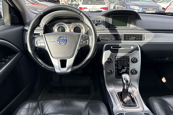 Volvo V70 13 of 20