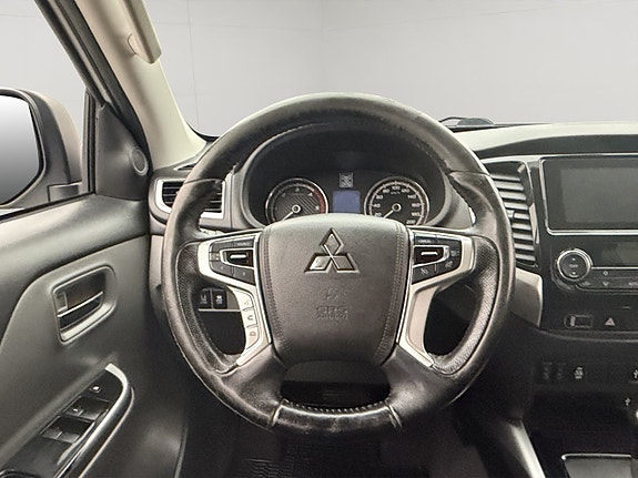 Mitsubishi L200 15 of 30
