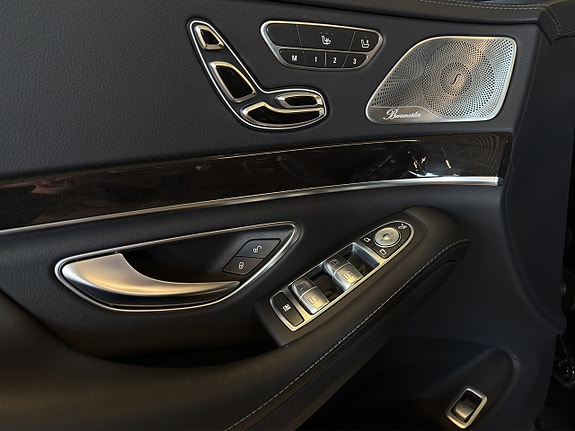 Mercedes-Benz S560 13 of 20
