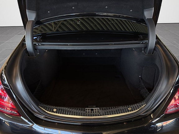 Mercedes-Benz S560 19 of 20
