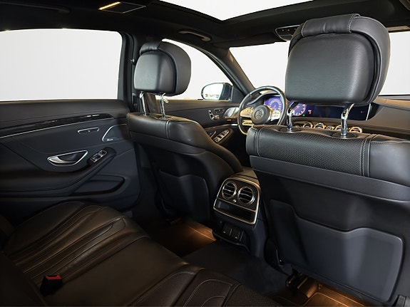 Mercedes-Benz S560 18 of 20