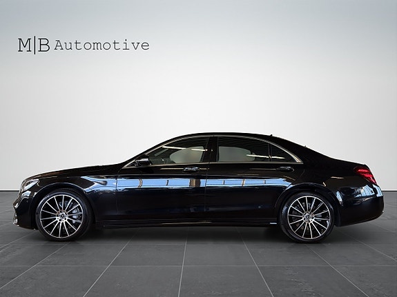 Mercedes-Benz S560 3 of 5