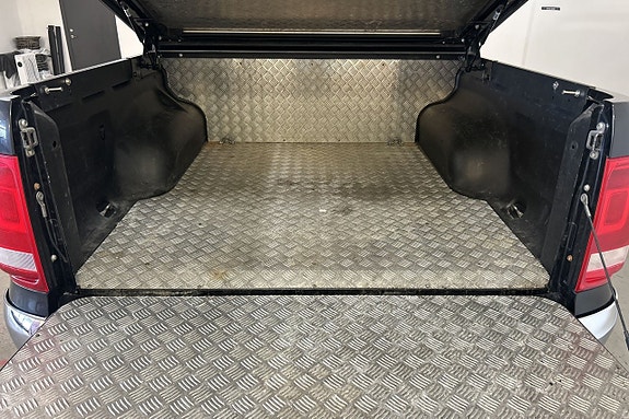 Volkswagen Amarok 21 of 23