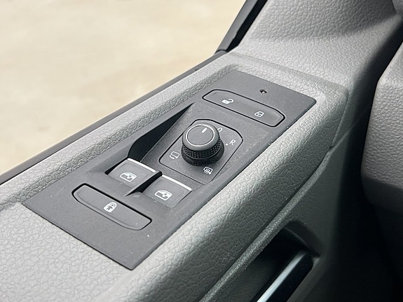 Volkswagen Transporter 30 of 30