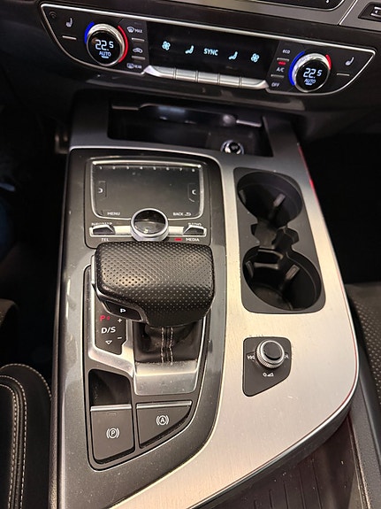 Audi Q7 16 of 23