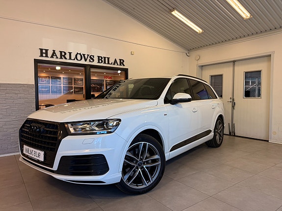 Audi Q7 2 of 5