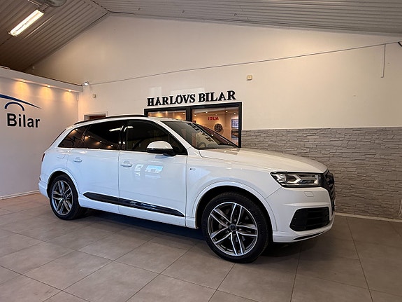 Audi Q7 4 of 5