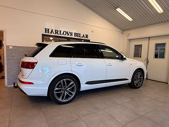 Audi Q7 6 of 23