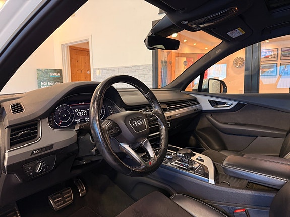 Audi Q7 8 of 23