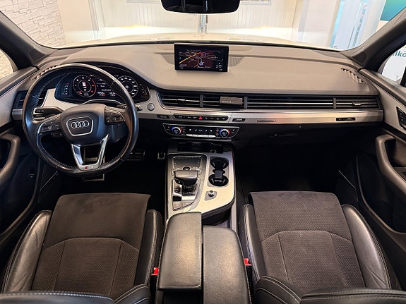 Audi Q7 10 of 23