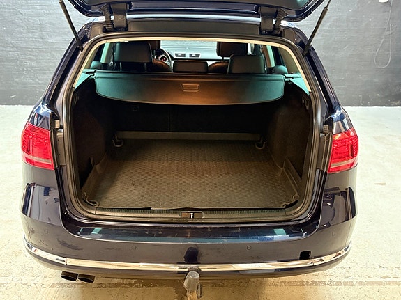 Volkswagen Passat 10 of 27