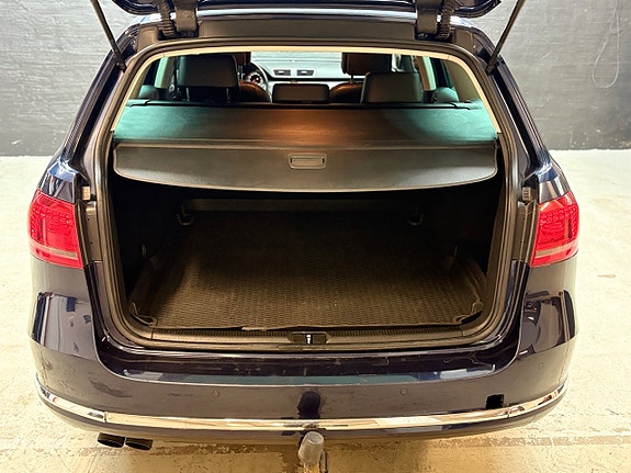Volkswagen Passat 11 of 27