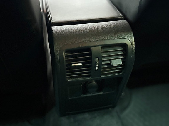 Volkswagen Passat 15 of 27