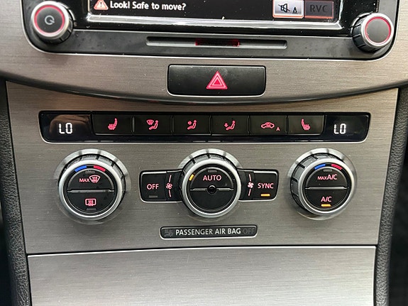 Volkswagen Passat 21 of 27