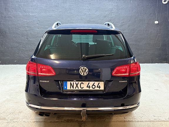 Volkswagen Passat 7 of 27