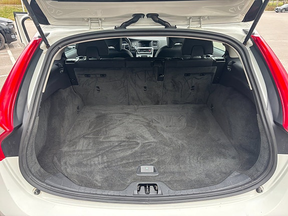 Volvo V60 17 of 23