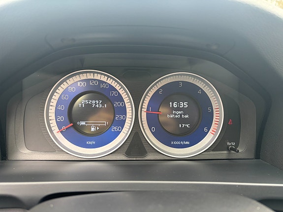Volvo V60 18 of 23
