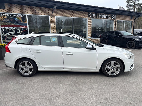 Volvo V60 6 of 23