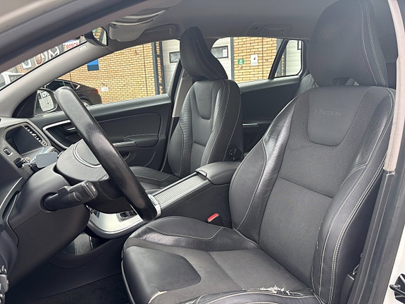 Volvo V60 10 of 23