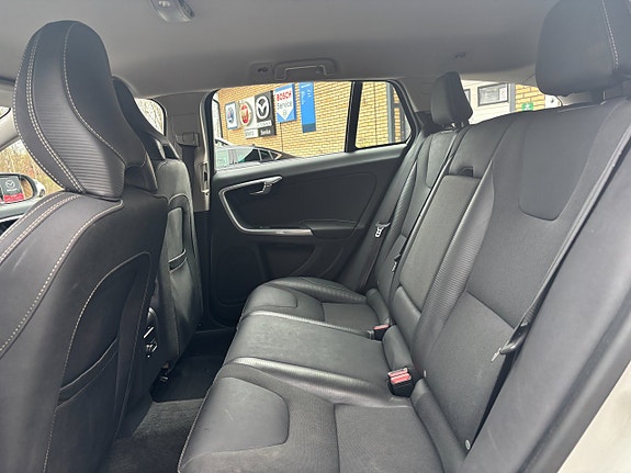Volvo V60 12 of 23
