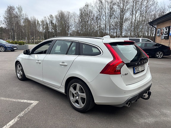 Volvo V60 4 of 5