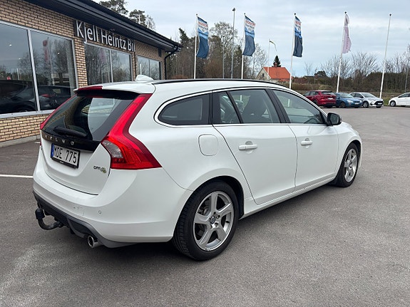 Volvo V60 5 of 23