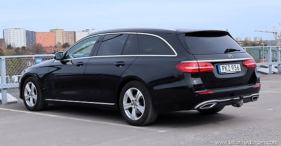 Mercedes-Benz E220 d 4 of 5