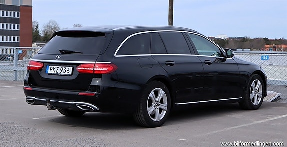 Mercedes-Benz E220 d 3 of 5