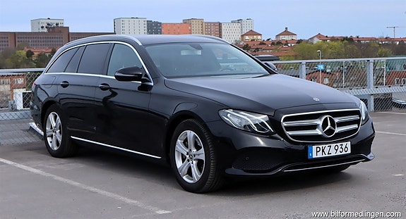 Mercedes-Benz E220 d 2 of 5