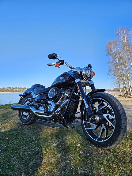 Harley-Davidson SPORT GLIDE 3 of 4