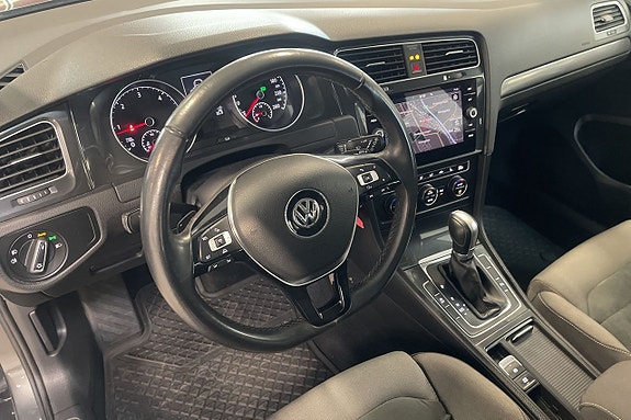 Volkswagen Golf VII 8 of 12