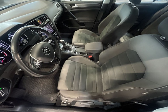 Volkswagen Golf VII 7 of 12