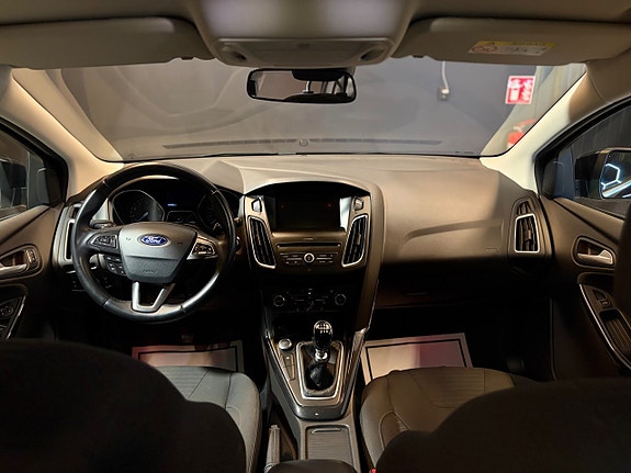 Ford Focus 11 of 15