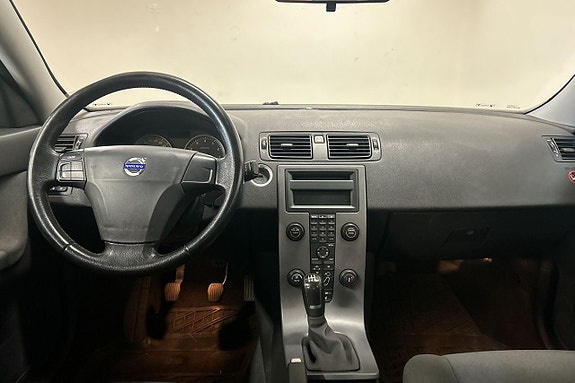 Volvo S40 13 of 18
