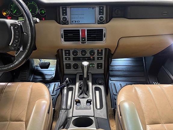 Land Rover Range Rover 10 of 14