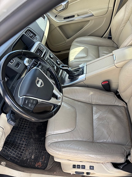 Volvo S60 3 of 5