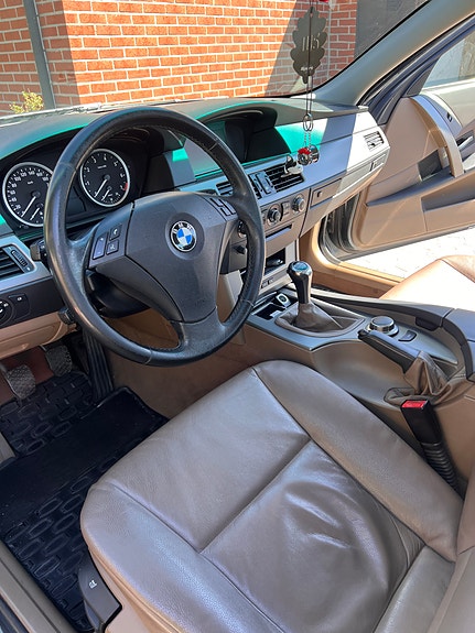 BMW 523i 5 of 5