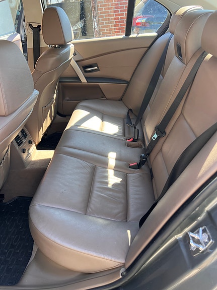 BMW 523i 6 of 6