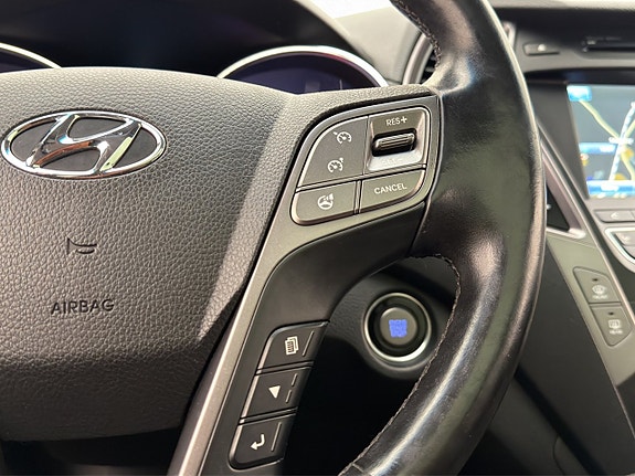Hyundai Santa Fe 17 of 27