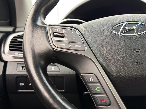 Hyundai Santa Fe 16 of 27