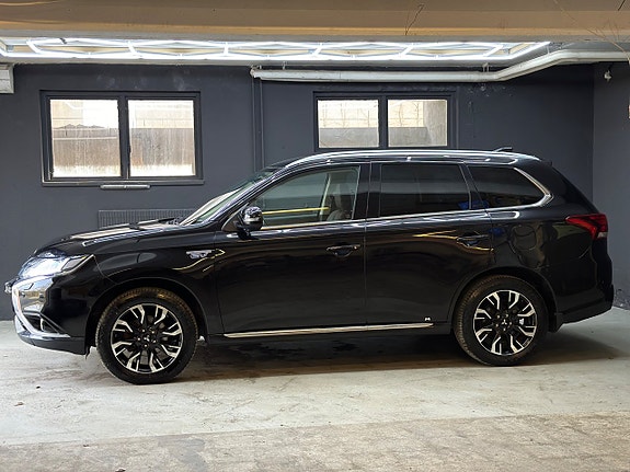 Mitsubishi Outlander 2 of 23
