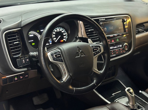 Mitsubishi Outlander 16 of 23