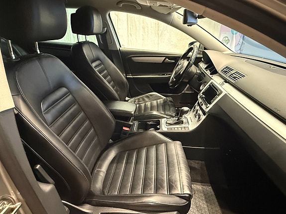 Volkswagen Passat Alltrack 10 of 13