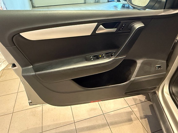 Volkswagen Passat Alltrack 7 of 13