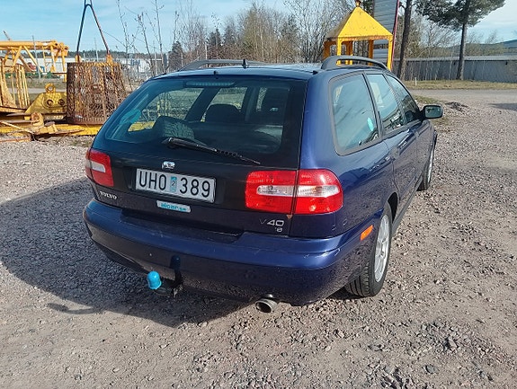 Volvo V40 6 of 9