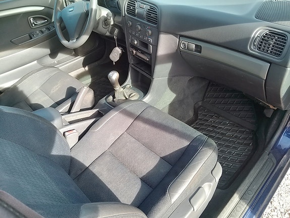 Volvo V40 7 of 9