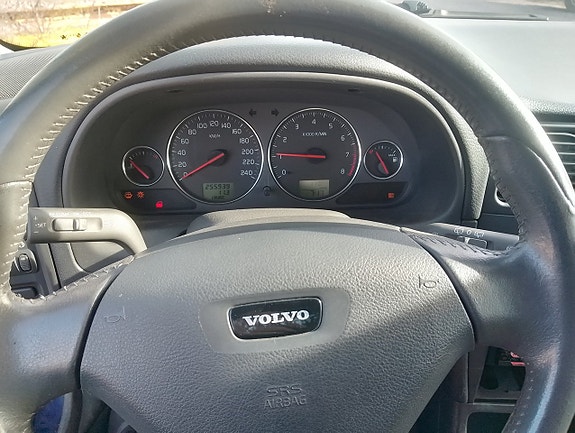 Volvo V40 8 of 9