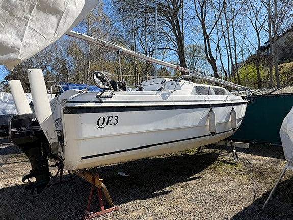 MacGregor 26x 2002, 50hp Suzuki 2 of 5