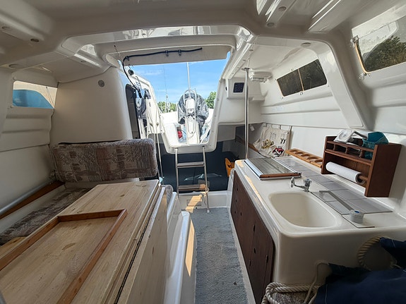 MacGregor 26x 2002, 50hp Suzuki 4 of 5