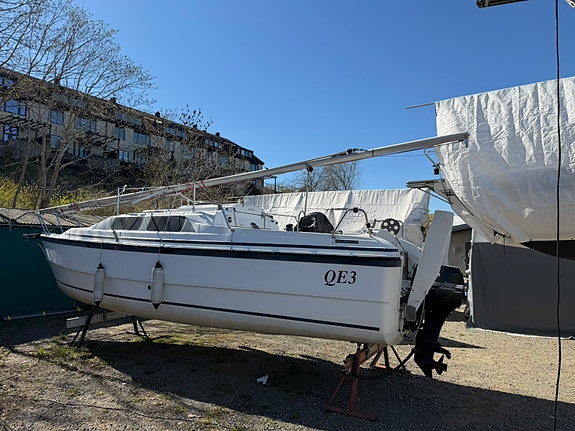 MacGregor 26x 2002, 50hp Suzuki 3 of 5